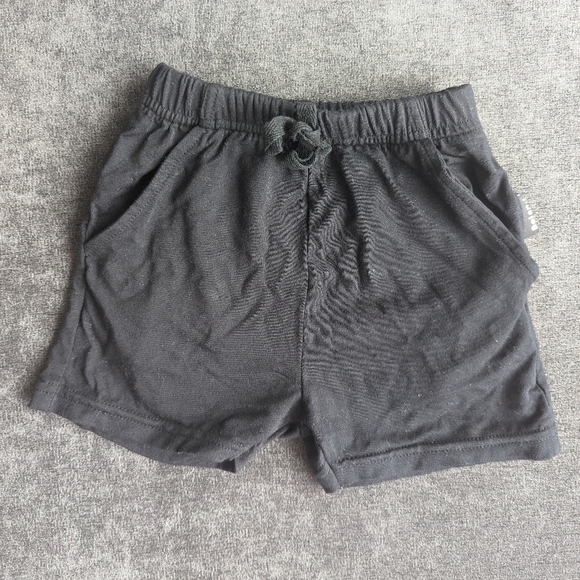 🌼2/$30🌼Belan J Bamboo Shorts - 12-18m - Picture 2 of 5